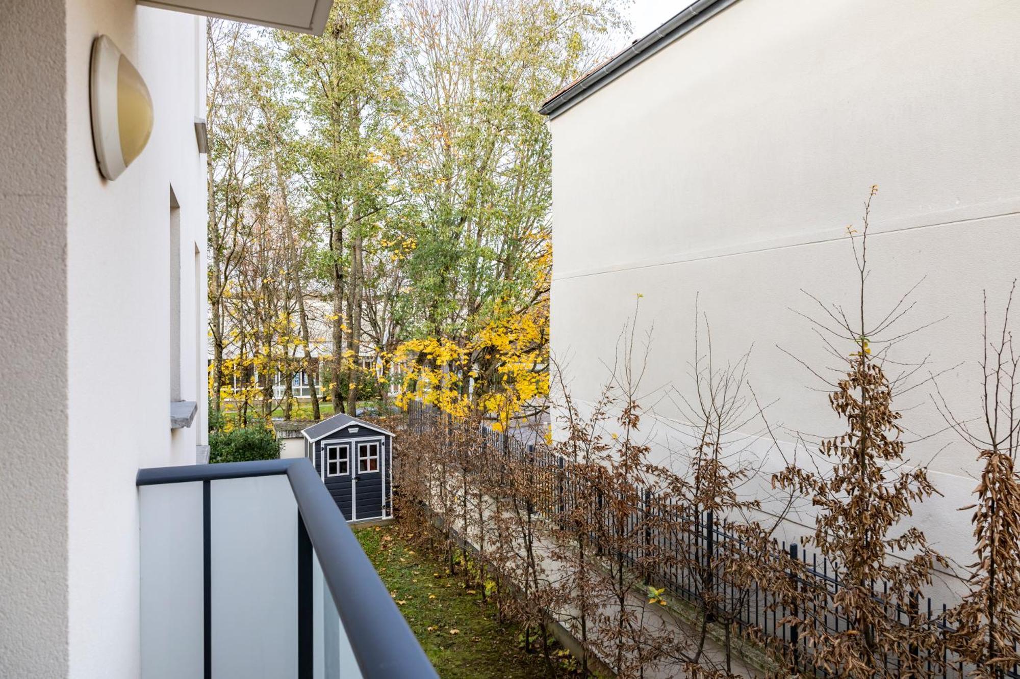Charmant Studio En Residence Avec Parking บุสซี-แซ็ง-ฌอร์ฌ ภายนอก รูปภาพ