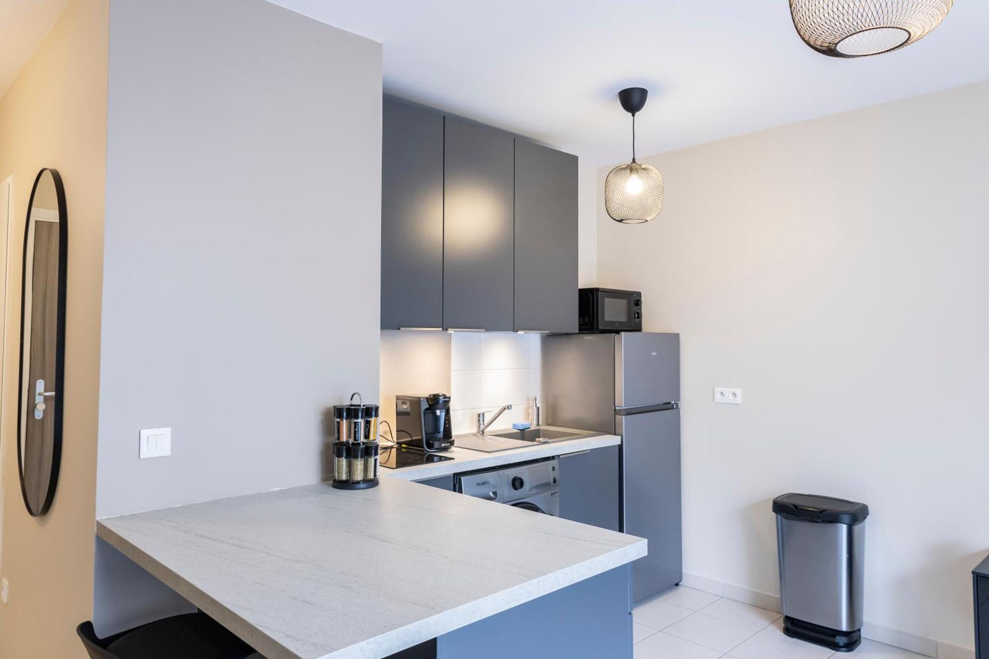 Charmant Studio En Residence Avec Parking บุสซี-แซ็ง-ฌอร์ฌ ภายนอก รูปภาพ