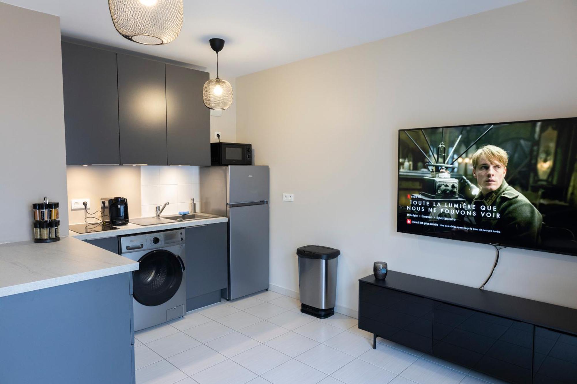 Charmant Studio En Residence Avec Parking บุสซี-แซ็ง-ฌอร์ฌ ภายนอก รูปภาพ