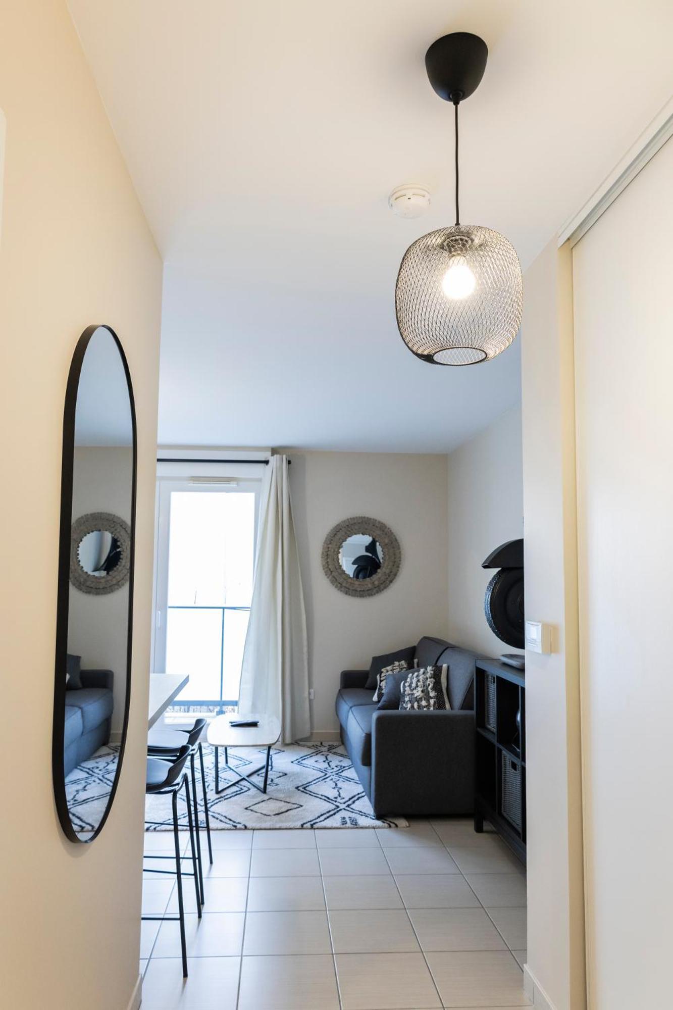 Charmant Studio En Residence Avec Parking บุสซี-แซ็ง-ฌอร์ฌ ภายนอก รูปภาพ