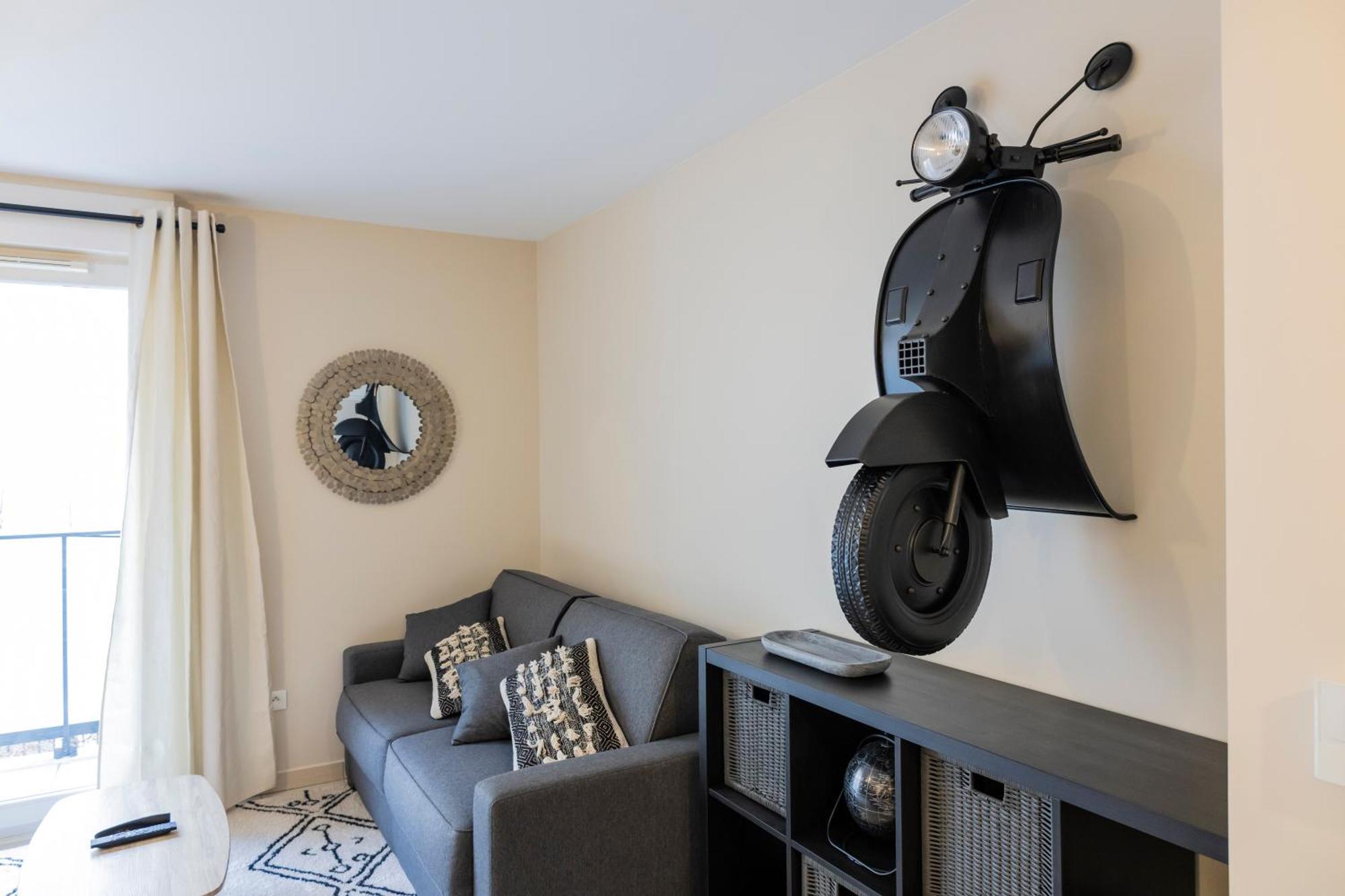 Charmant Studio En Residence Avec Parking บุสซี-แซ็ง-ฌอร์ฌ ภายนอก รูปภาพ