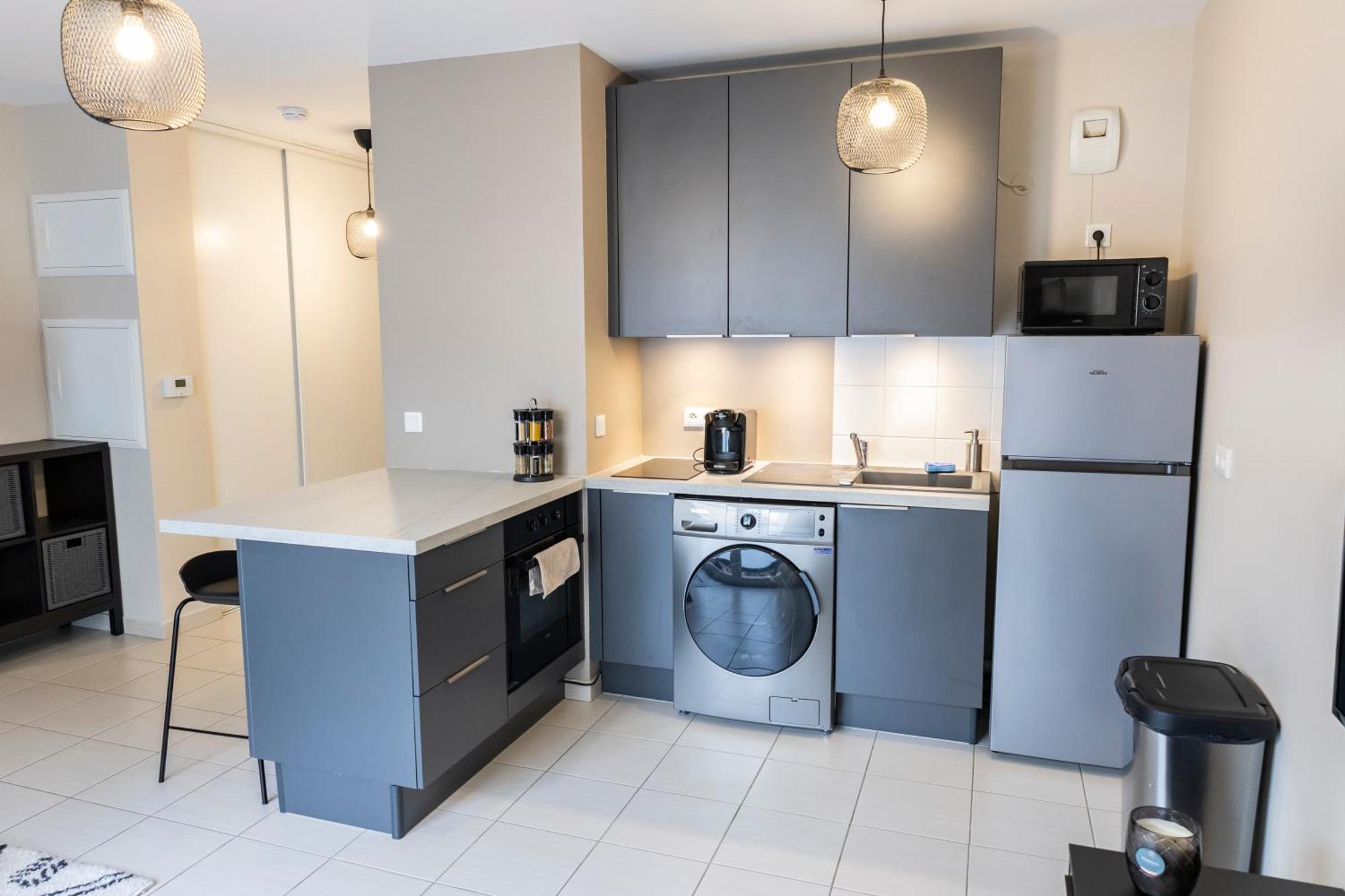 Charmant Studio En Residence Avec Parking บุสซี-แซ็ง-ฌอร์ฌ ภายนอก รูปภาพ